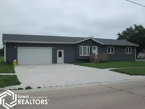 803 E Main St, Belmond, IA 50421