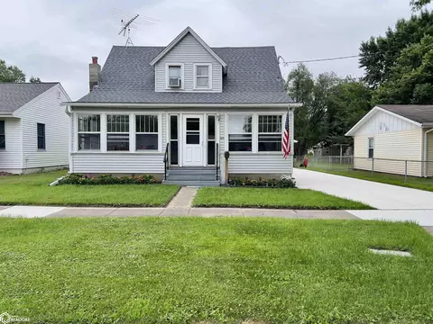 1015 N Taylor Ave, Mason City, IA 50401