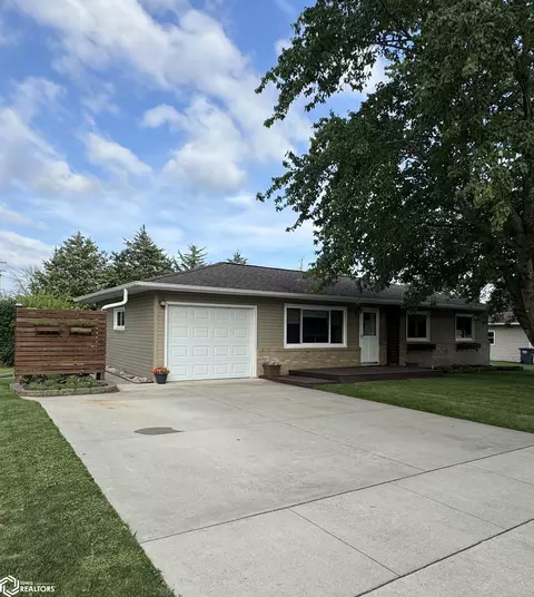 1309 4th St, Eldora, IA 50627