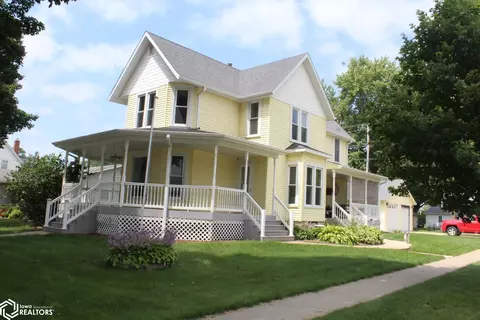 419 S 8th St, Osage, IA 50461