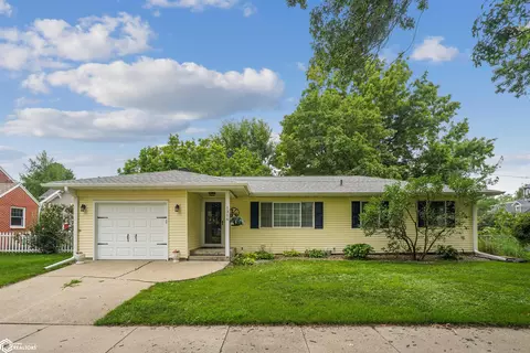 1316 5th Ave, Grinnell, IA 50112