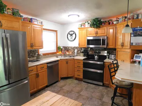 1306 E Circle Rd, Denison, IA 51442 photo 4