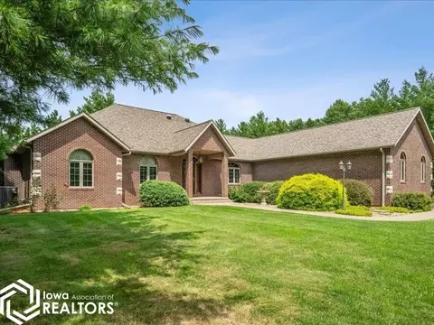 11000 Wildlife Lakes Dr, West Burlington, IA 52655