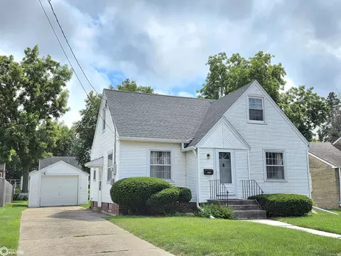 711 2nd St SW, Mason City, IA 50401