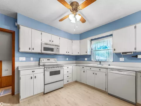 409 12th Ave NW, Hampton, IA 50441 photo 2