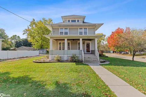 315 N 6th St, Clear Lake, IA 50428