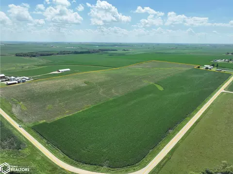 295 Th, Manchester, IA 52057