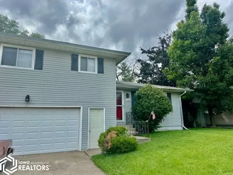 2215 Seneca St, Burlington, IA 52601