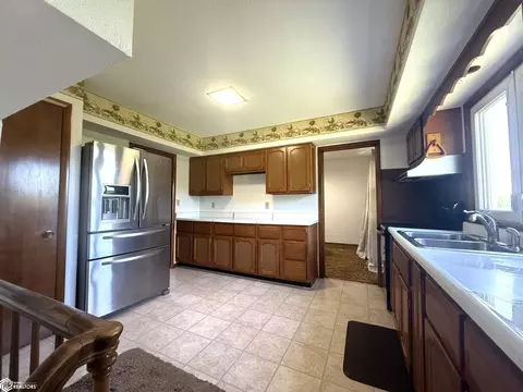 2527 23rd St, Eldon, IA 52554 photo 4