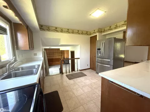 2527 23rd St, Eldon, IA 52554 photo 9