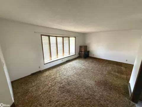 2527 23rd St, Eldon, IA 52554 photo 3