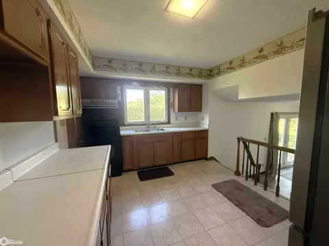 2527 23rd St, Eldon, IA 52554 photo 10