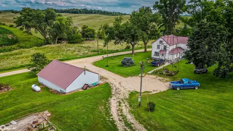 2724 102nd Ave, Wheatland, IA 52777