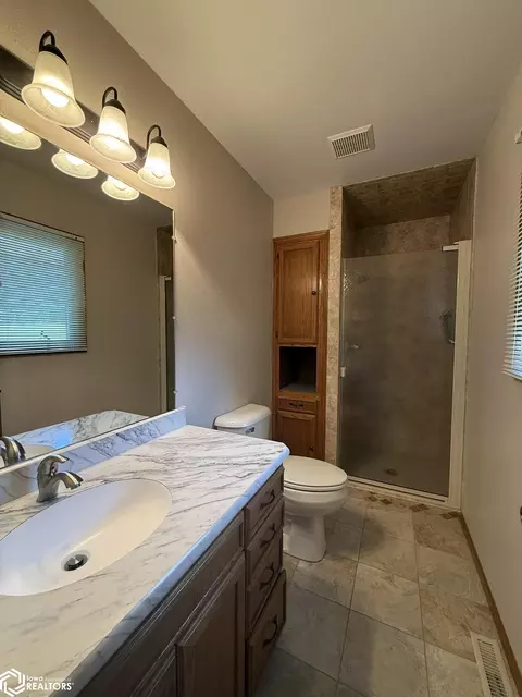 321 Ely Cir, Carroll, IA 51401 photo 9