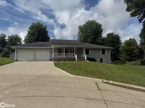 321 Ely Cir, Carroll, IA 51401