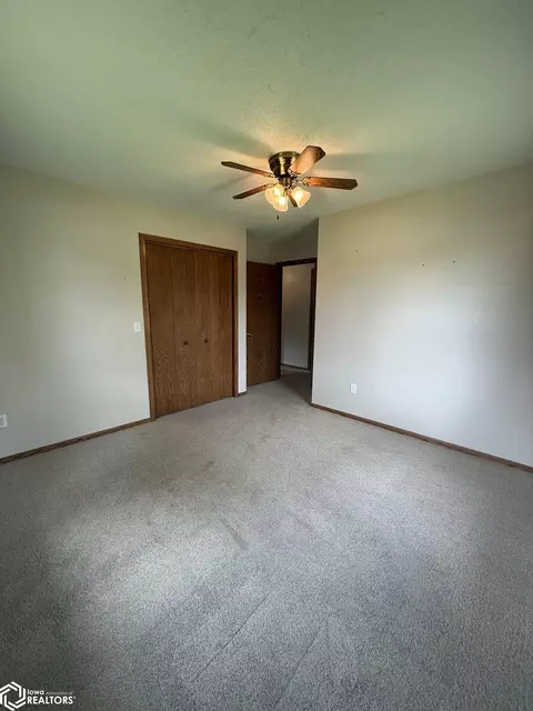 321 Ely Cir, Carroll, IA 51401 photo 11