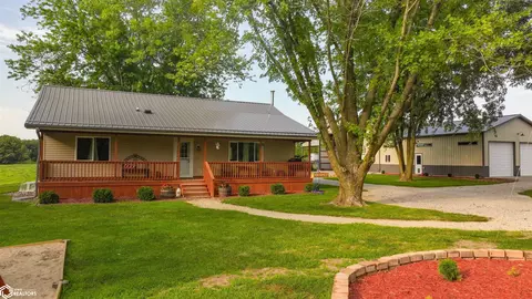9739 Old Agency Rd, Agency, IA 52530