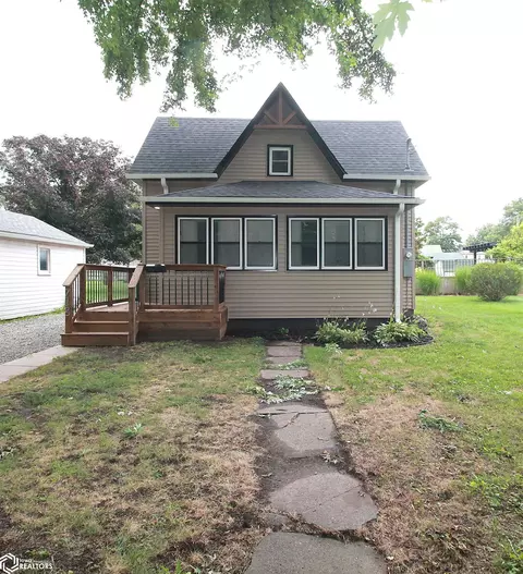 718 N 16th St, Clarinda, IA 51632
