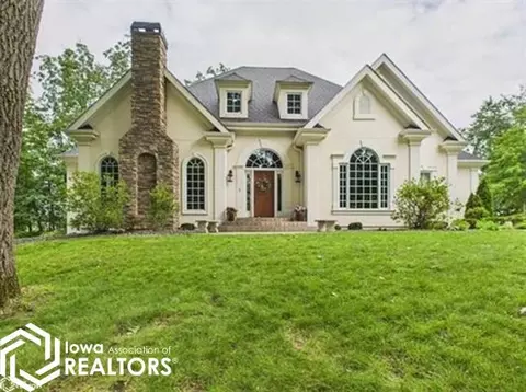 400 New Preston Dr, Oskaloosa, IA 52577