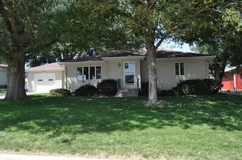 226 W 1st St, Halbur, IA 51444