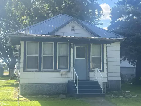 306 3rd St, Livermore, IA 50558