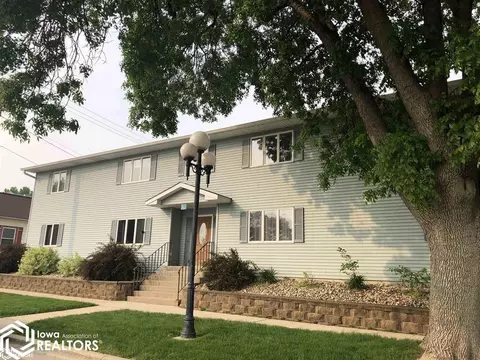 16 S Shore Dr #6, Clear Lake, IA 50428