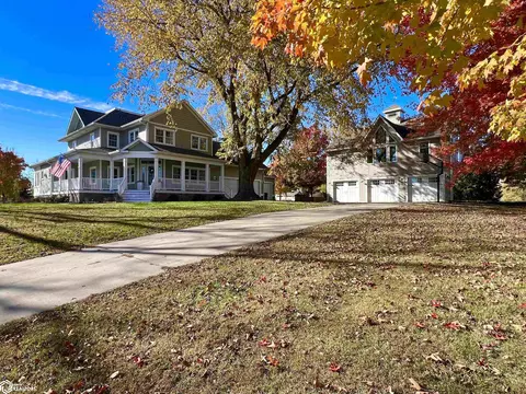 1149 W 28th St S, Newton, IA 50208