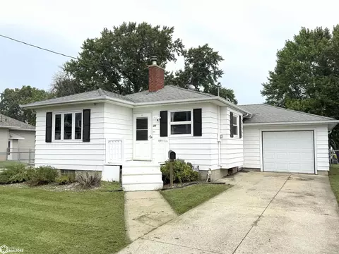 24 24th St SW, Mason City, IA 50401