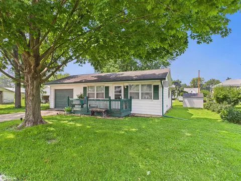 305 Cedar St, Montrose, IA 52639