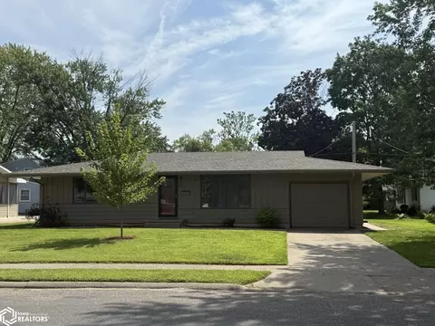 28 Oak Dr, Fort Madison, IA 52627
