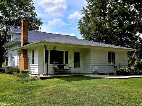 6389 Summer St, Burlington, IA 52601