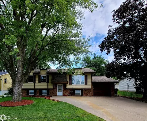 1610 S 5th St, Oskaloosa, IA 52577