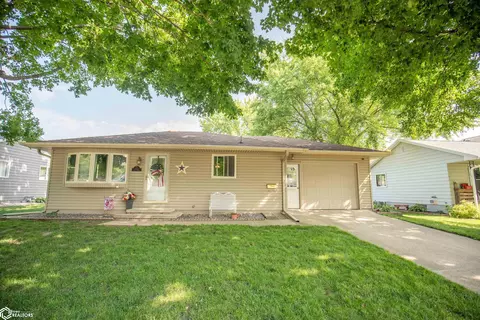 1415 E Linden St, Algona, IA 50511