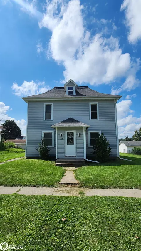205 Park St, Garwin, IA 50632