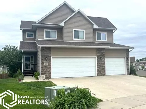 1009 Pine Brooke Ct, Clear Lake, IA 50428