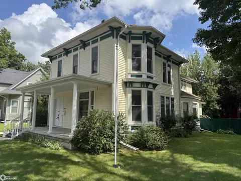 300 N 4th St, Clear Lake, IA 50428