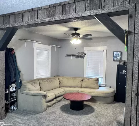 1609 11th St, Eldora, IA 50627 photo 3