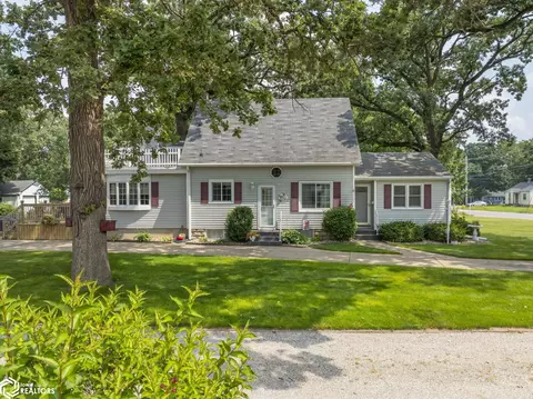 938 12th St NE, Mason City, IA 50401