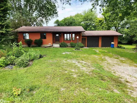 1697 685th Ave, Albia, IA 52531