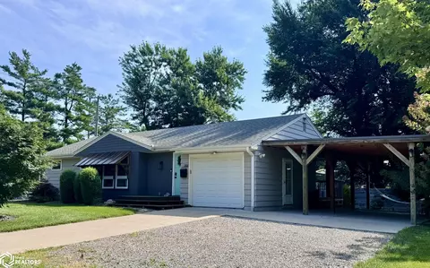 1301 S D St, Fairfield, IA 52556