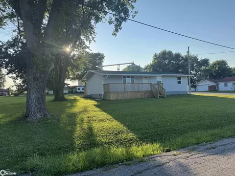 633 N E St, Albia, IA 52531