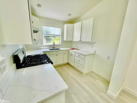Kitchen - 2114 Ruby Ln, Fairfield, IA 52556 photo 2 of 4
