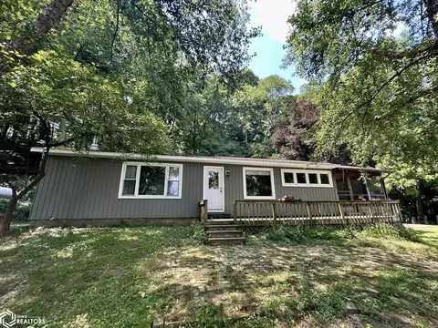 9791 F Ave, Wapello, IA 52653
