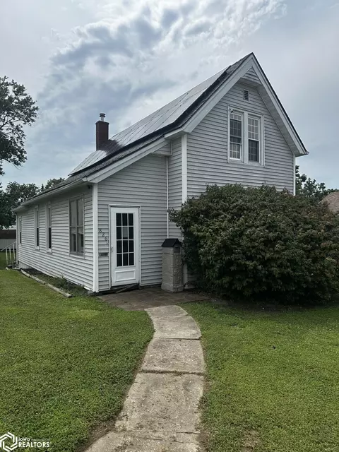 826 Walnut St, Hamilton, IL 62341