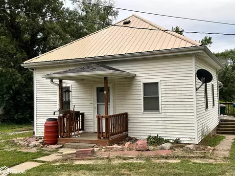 811 5th St, Corning, IA 50841