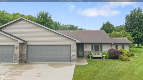 1697 10 St SW, Mason City, IA 50401