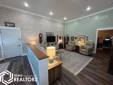Living - 902 E Washington St, Centerville, IA 52544 photo 1 of 5