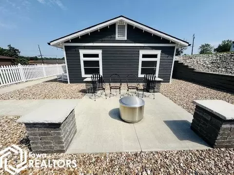 Exterior - 902 E Washington St, Centerville, IA 52544 photo 5 of 10