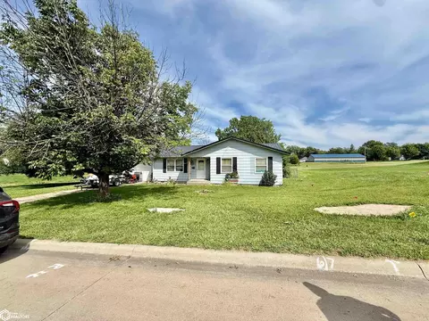 1711 S 16th St, Centerville, IA 52544