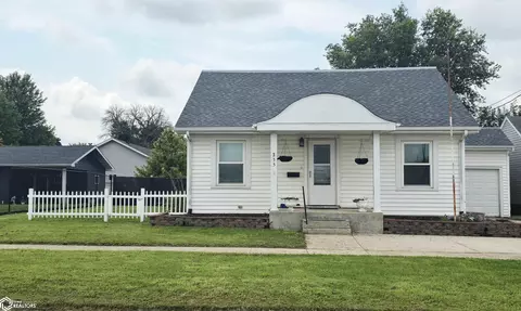 235 W 3rd St, Garner, IA 50438
